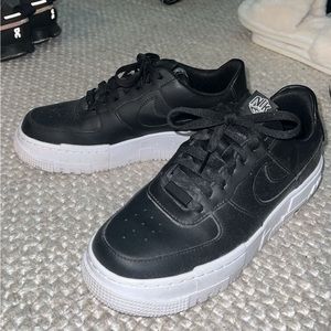 NIKE AF1 PIXELS